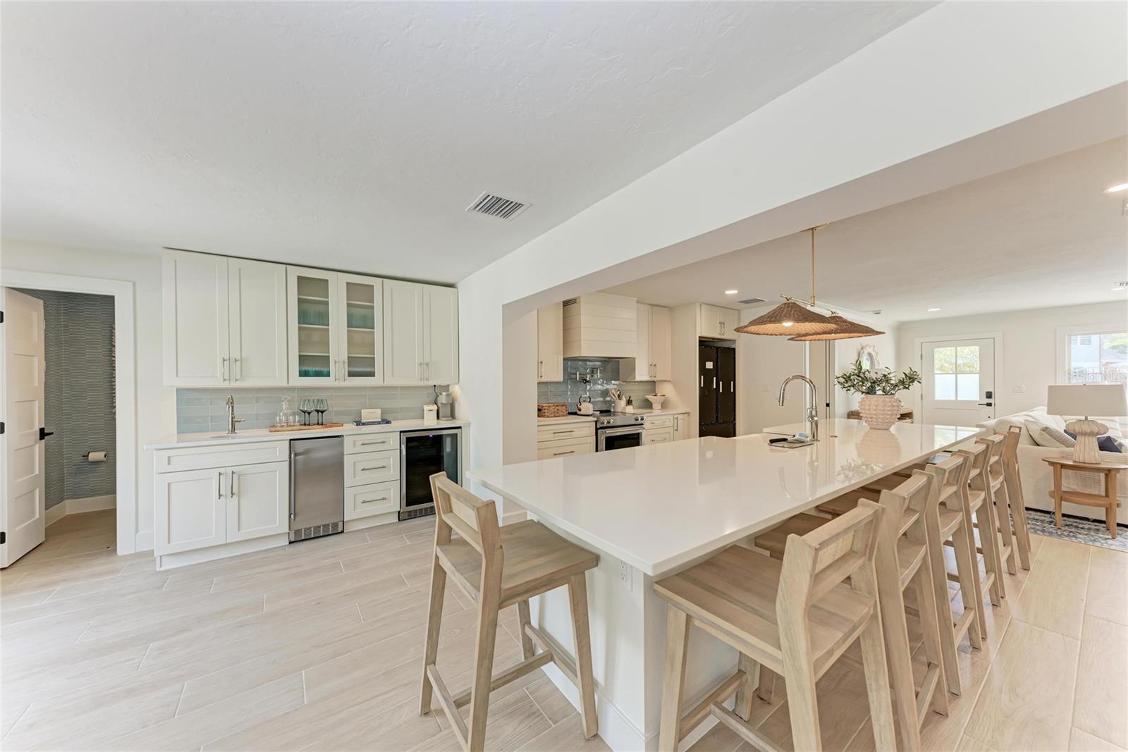 Image 13 of 53 For 431 Island Circle