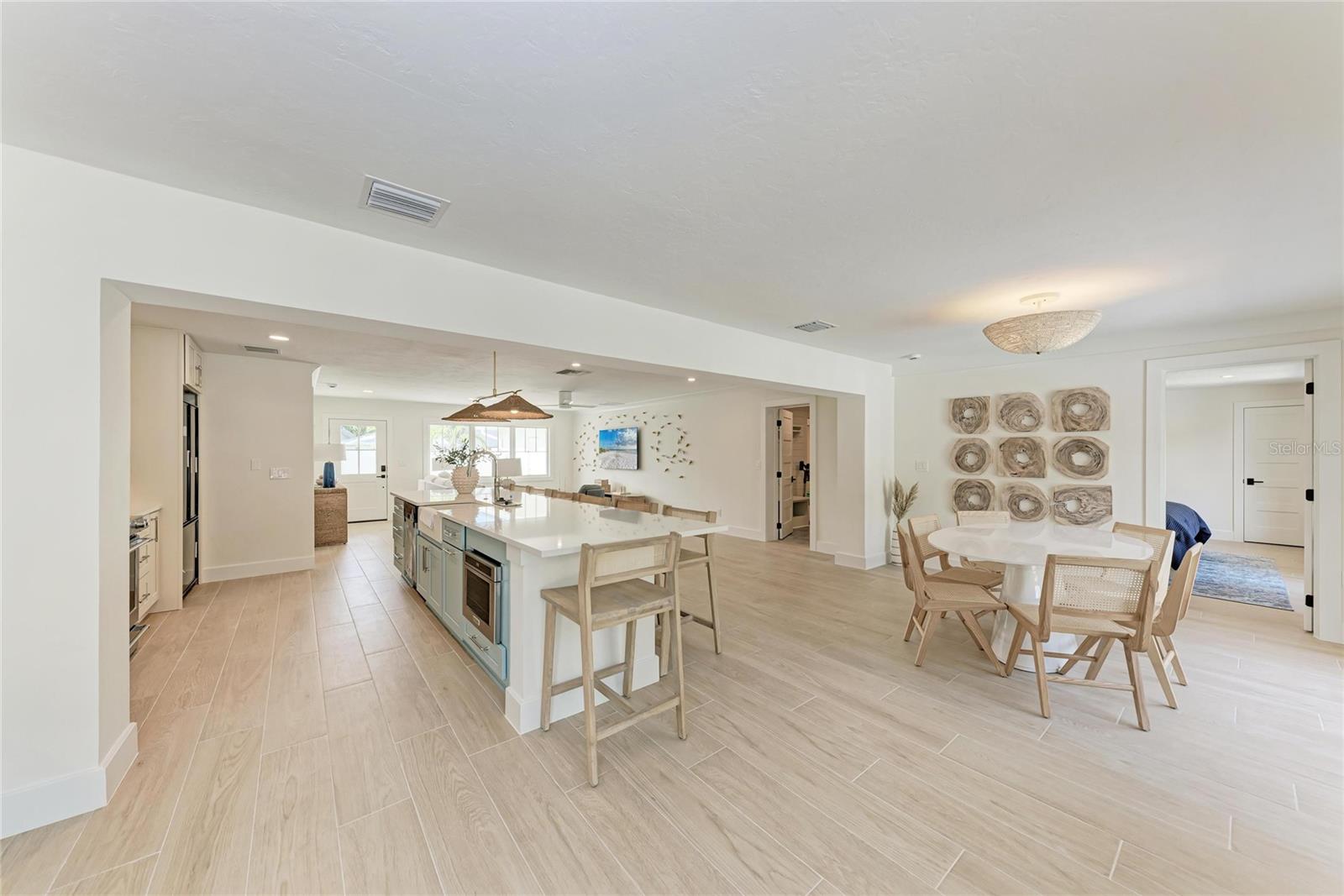 Image 15 of 53 For 431 Island Circle