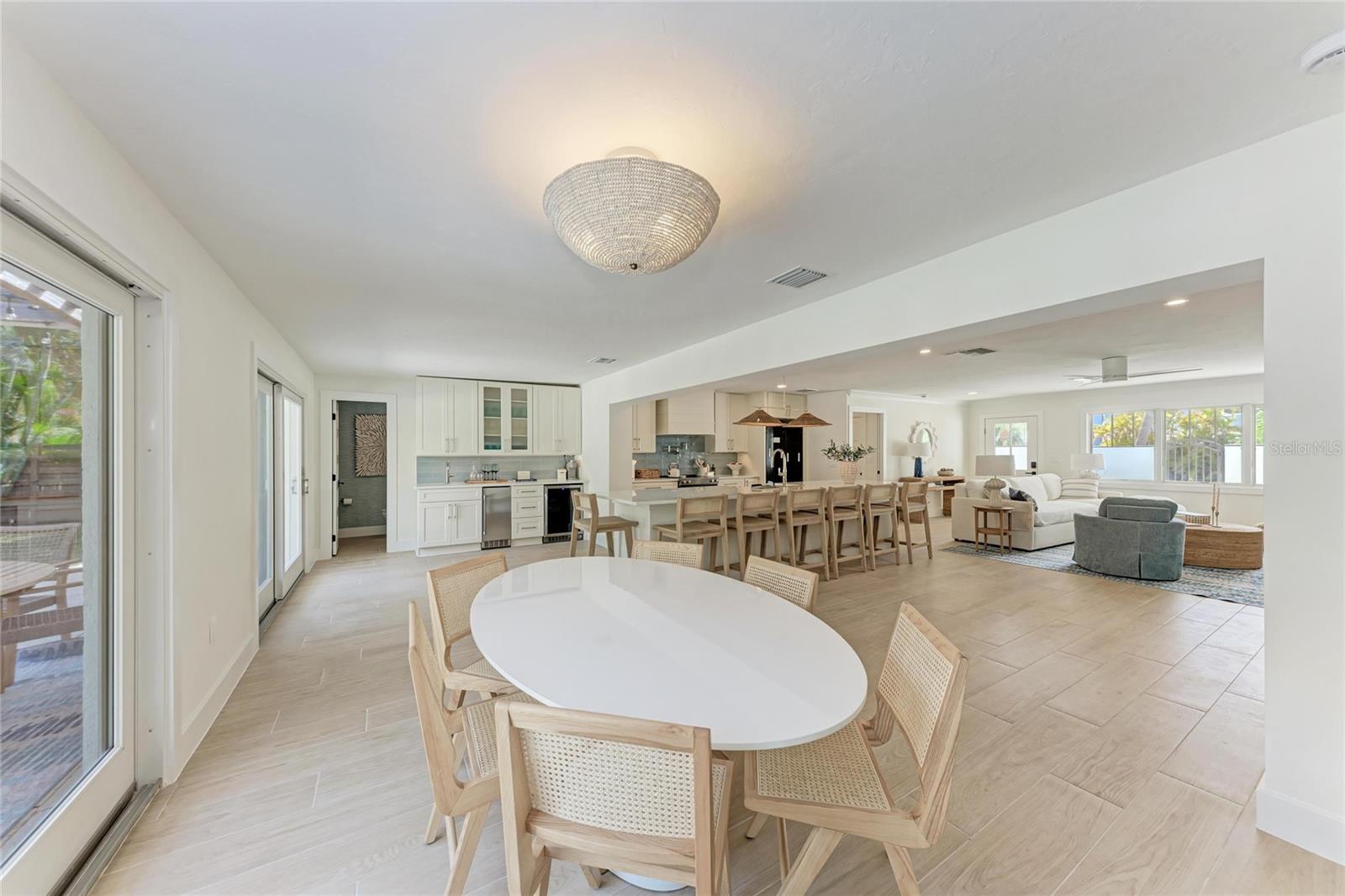 Image 19 of 53 For 431 Island Circle