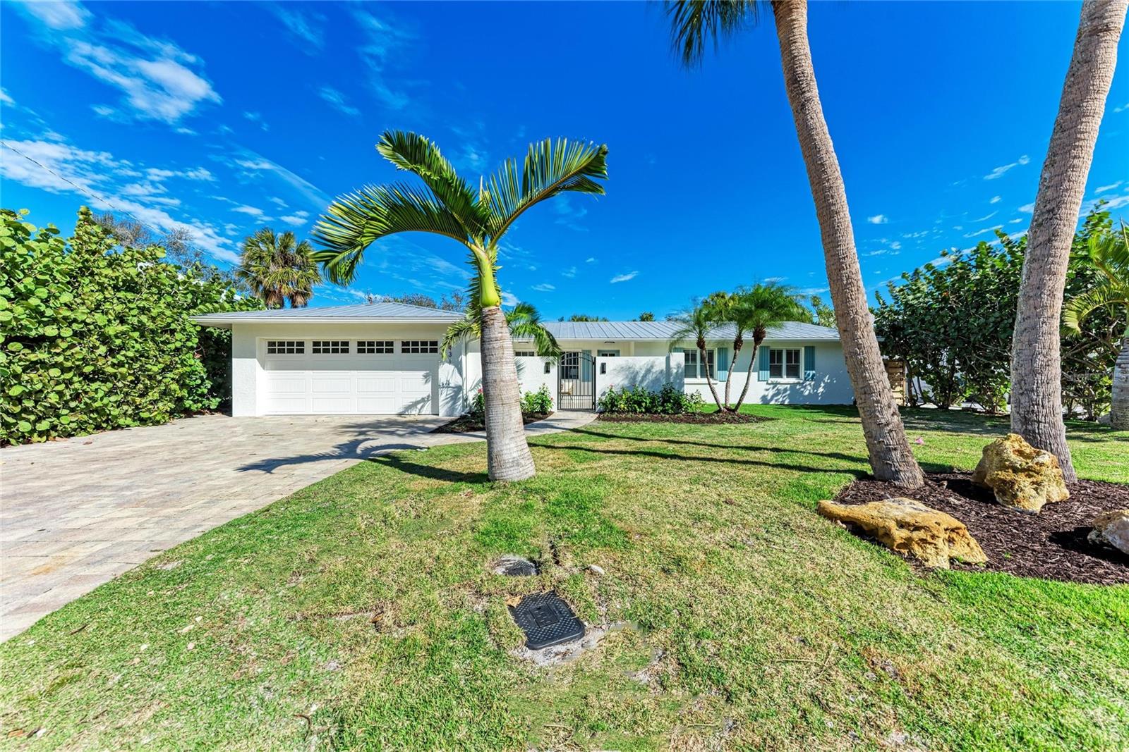 Image 3 of 53 For 431 Island Circle