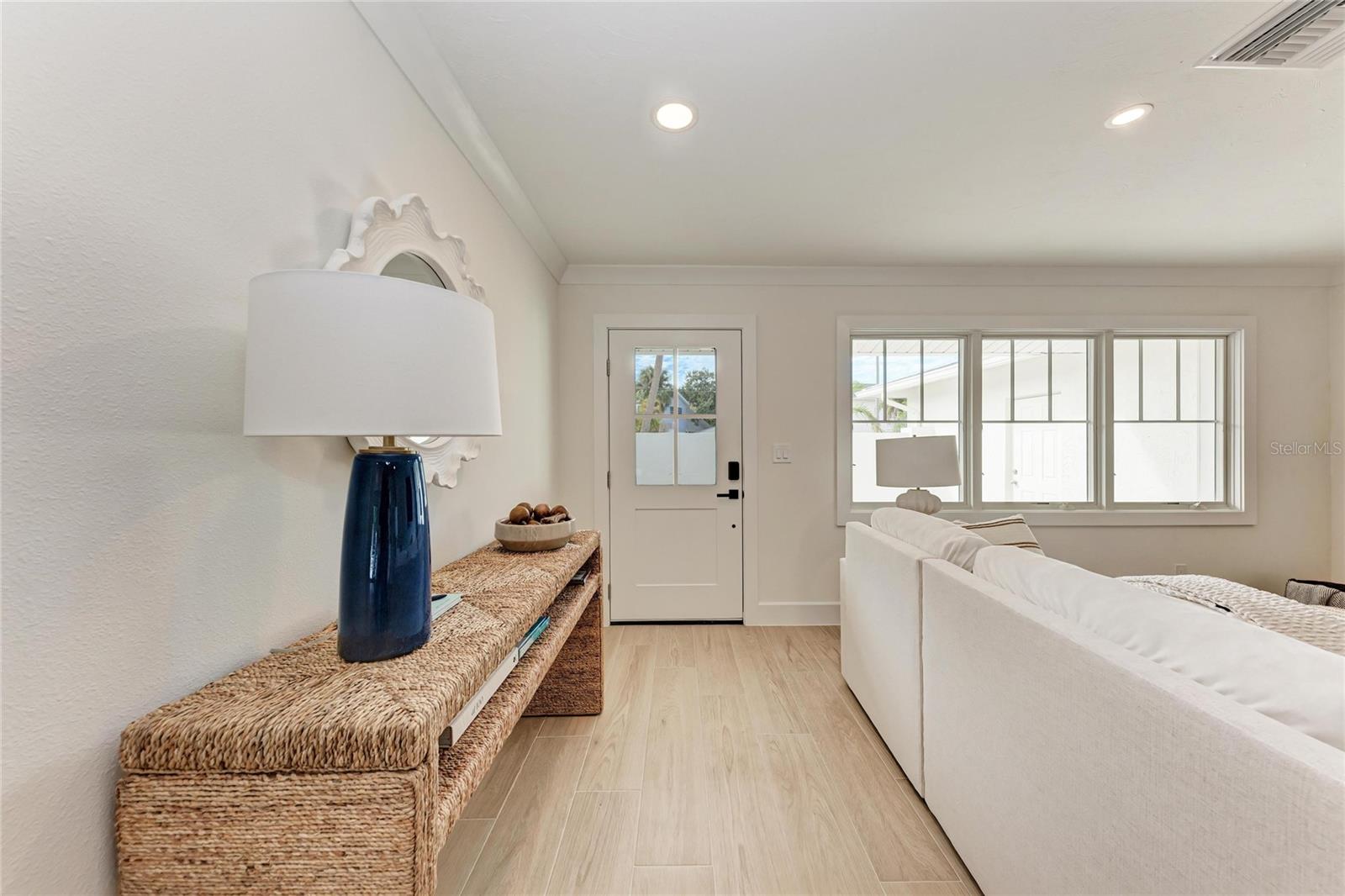 Image 7 of 53 For 431 Island Circle