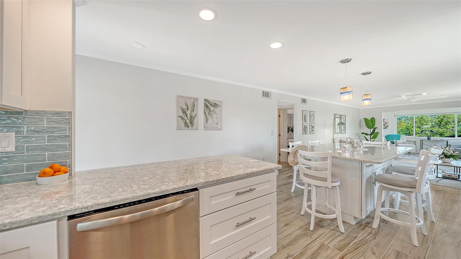 Image 18 of 82 For 925 Spanish Drive N