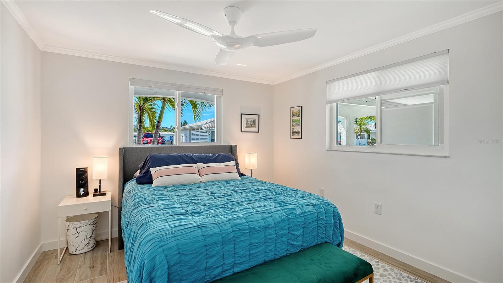 Image 40 of 82 For 925 Spanish Drive N