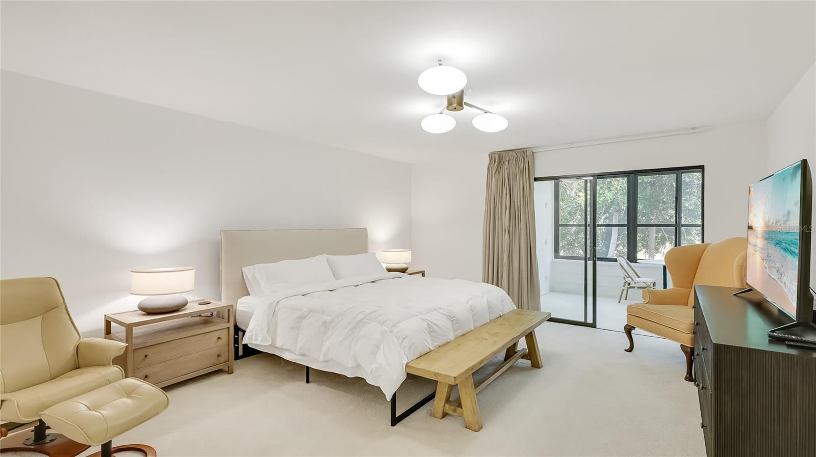 Image 13 of 23 For 303 Springdale Drive 303