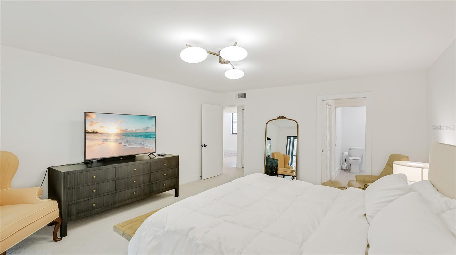 Image 15 of 23 For 303 Springdale Drive 303