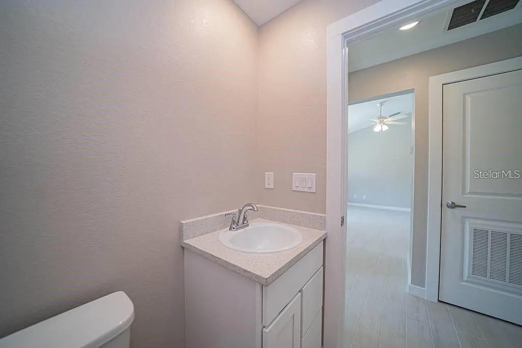 Image 10 of 11 For 651 Chamber Street Nw
