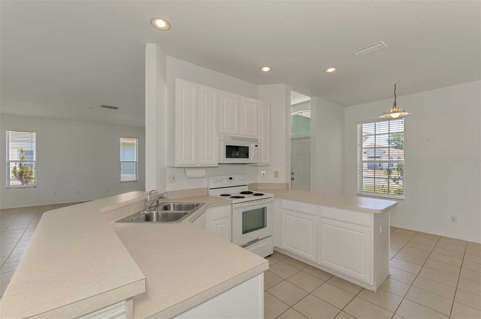 Image 14 of 49 For 4016 Landor Court