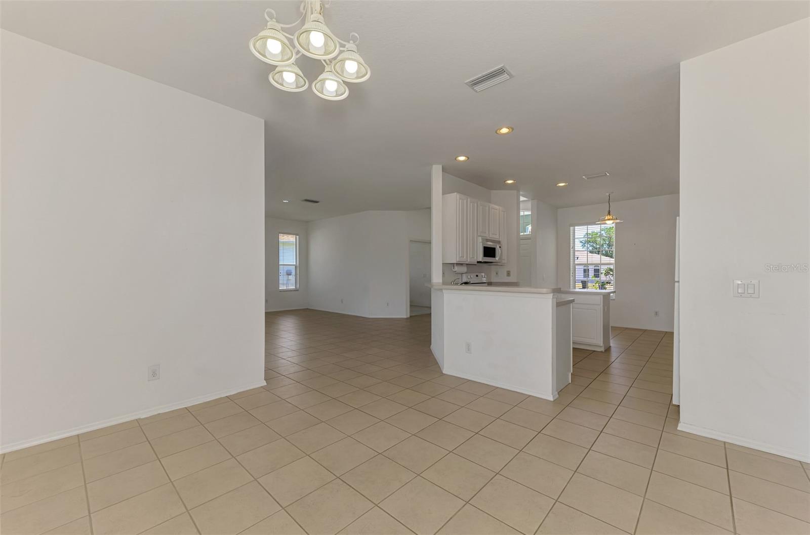 Image 26 of 49 For 4016 Landor Court