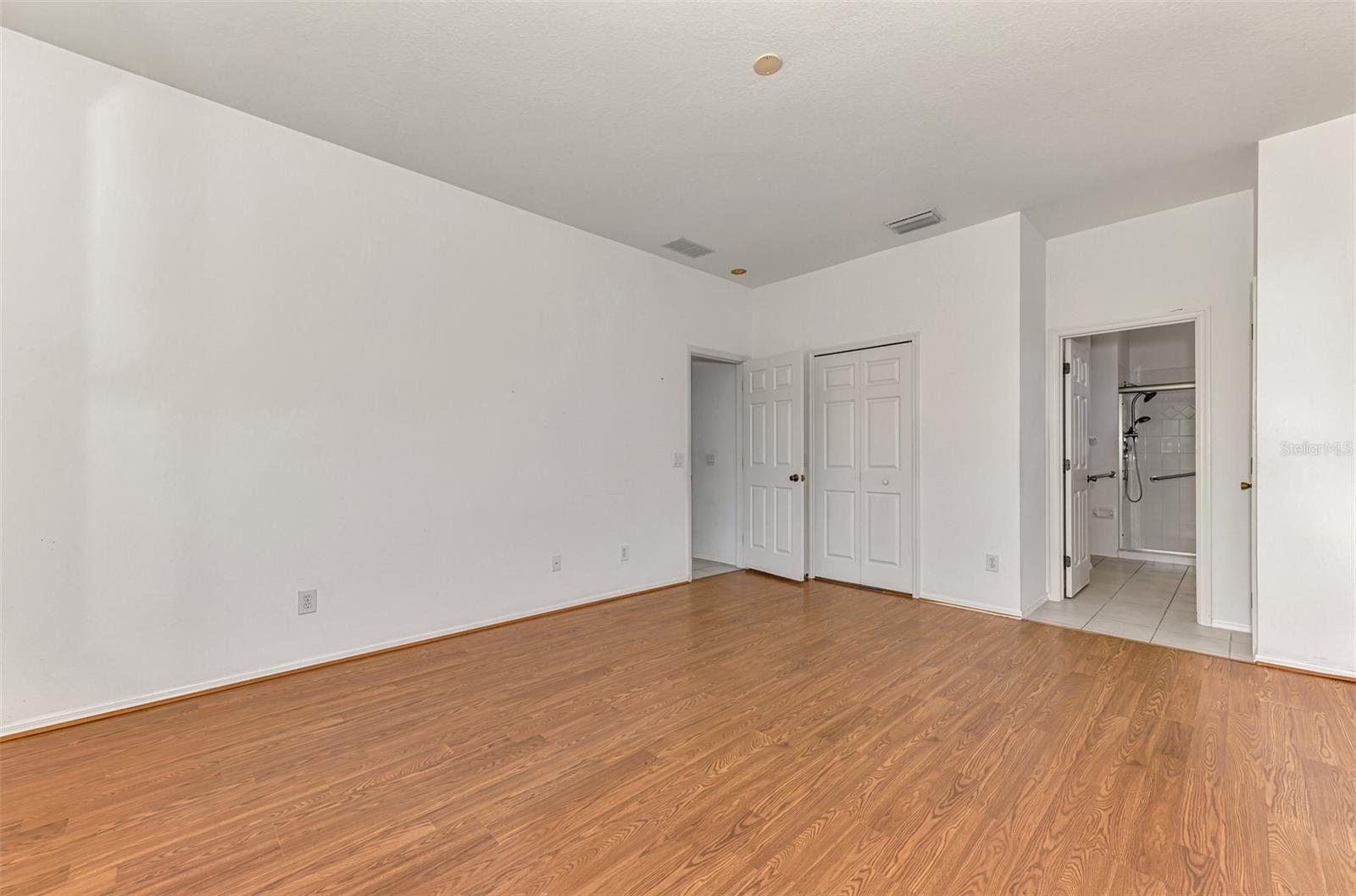 Image 29 of 49 For 4016 Landor Court