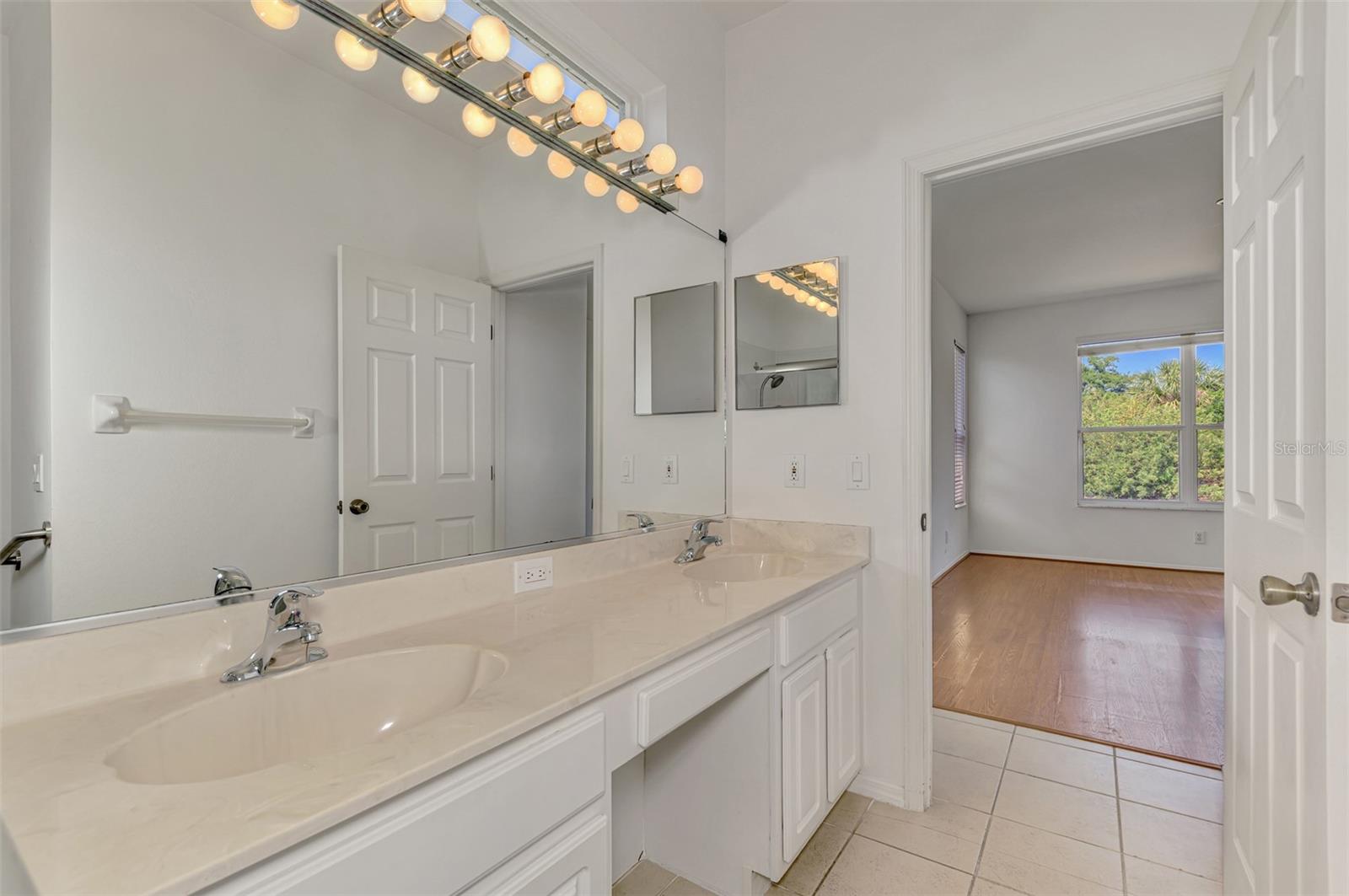 Image 34 of 49 For 4016 Landor Court