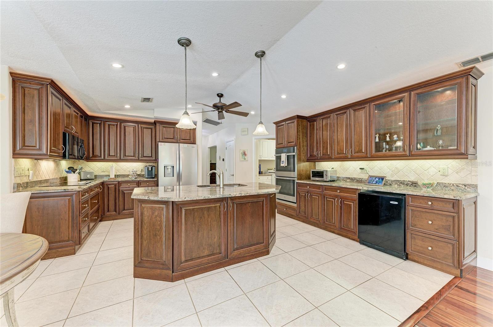 Image 10 of 37 For 6109 26th Avenue E