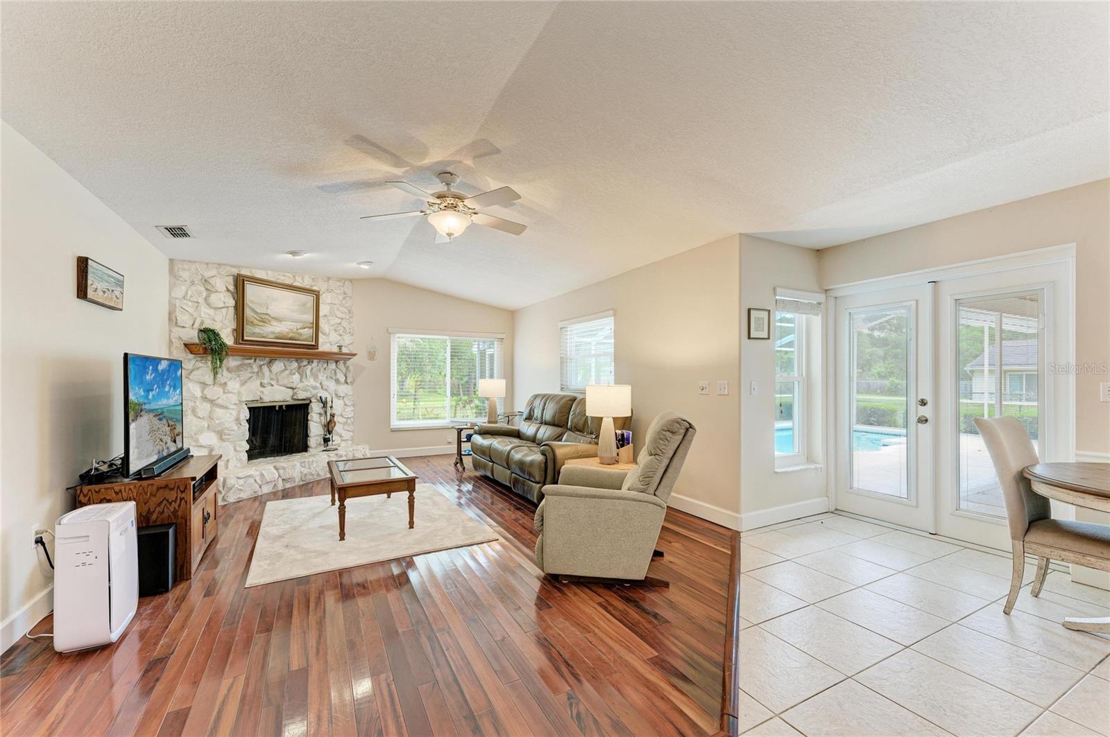 Image 12 of 37 For 6109 26th Avenue E