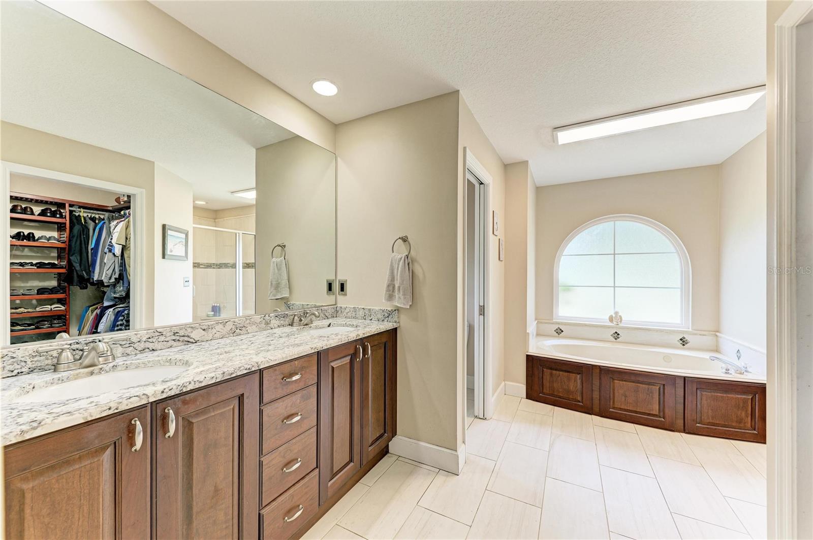 Image 17 of 37 For 6109 26th Avenue E