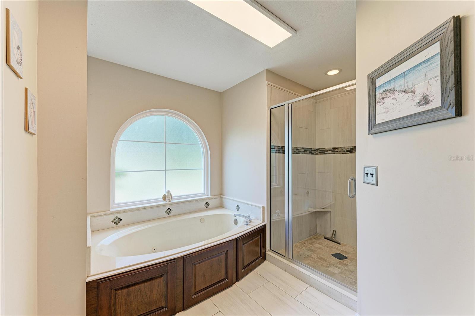 Image 18 of 37 For 6109 26th Avenue E