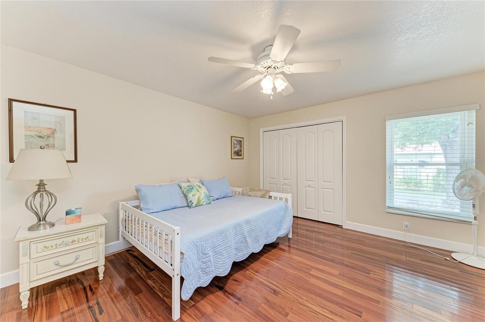 Image 21 of 37 For 6109 26th Avenue E