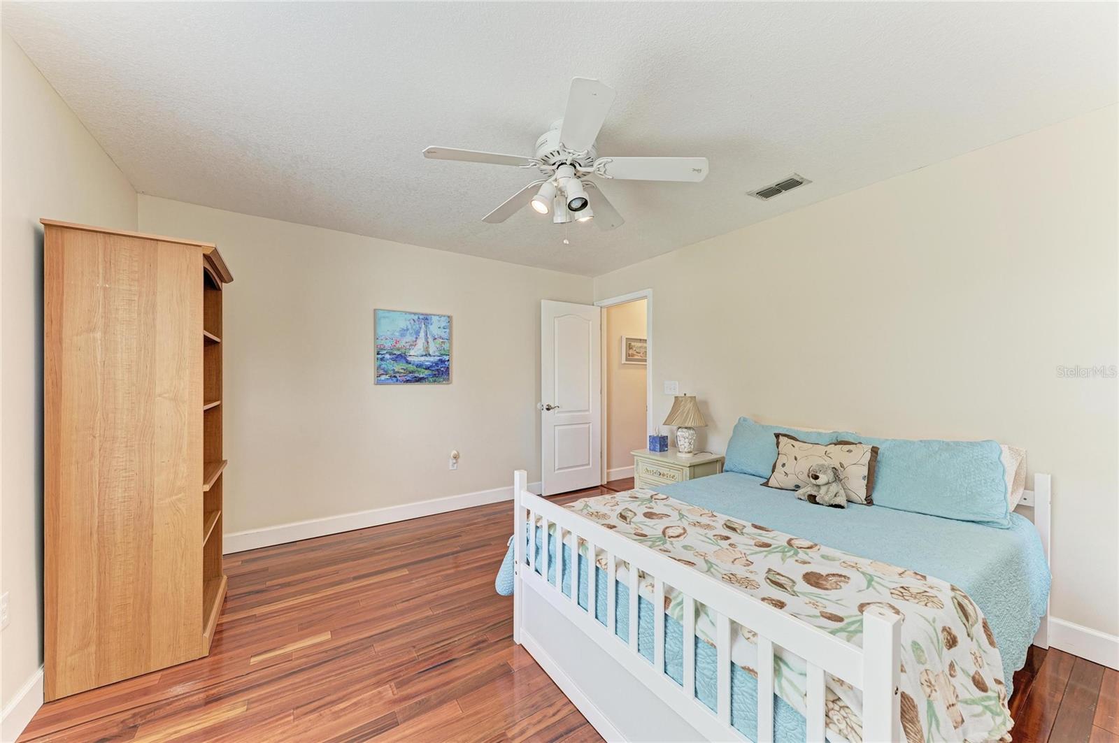 Image 24 of 37 For 6109 26th Avenue E