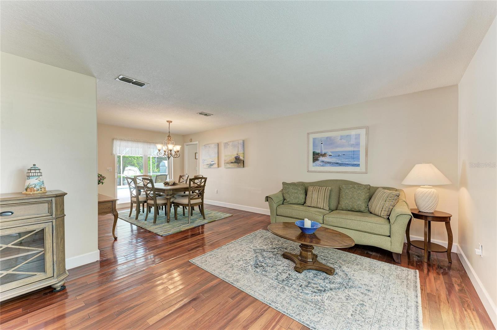 Image 5 of 37 For 6109 26th Avenue E