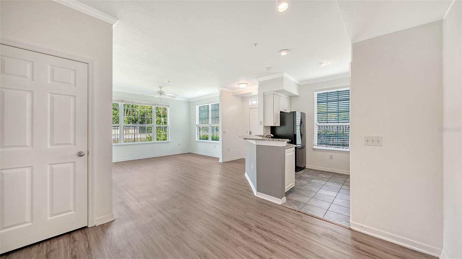 Image 10 of 45 For 5501 Rosehill Road 105