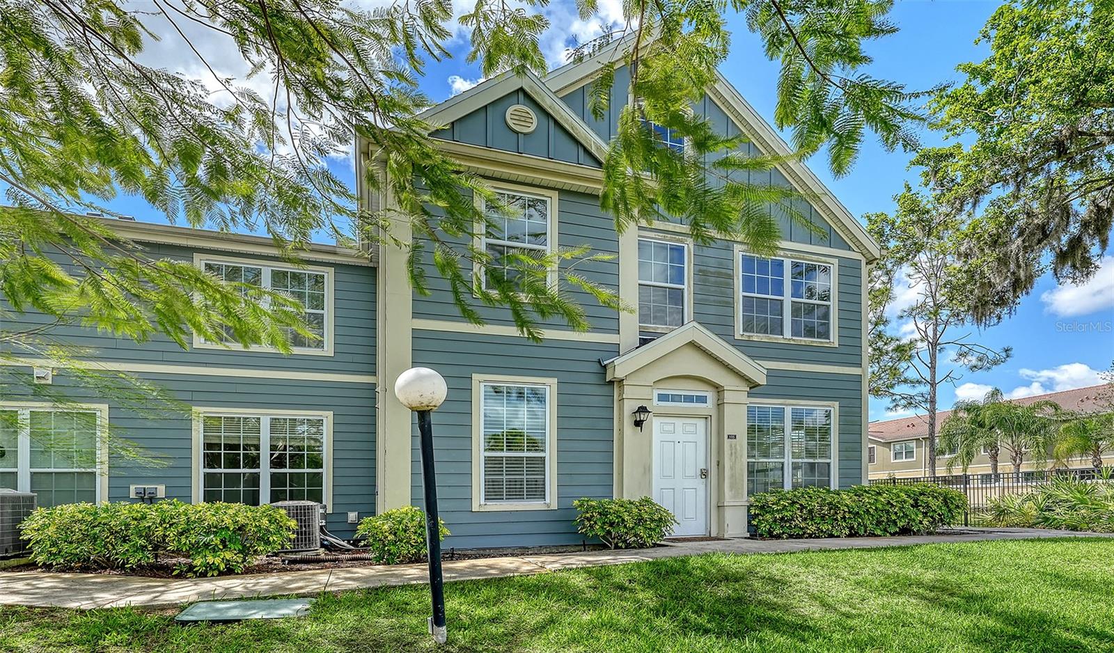 Image 2 of 45 For 5501 Rosehill Road 105