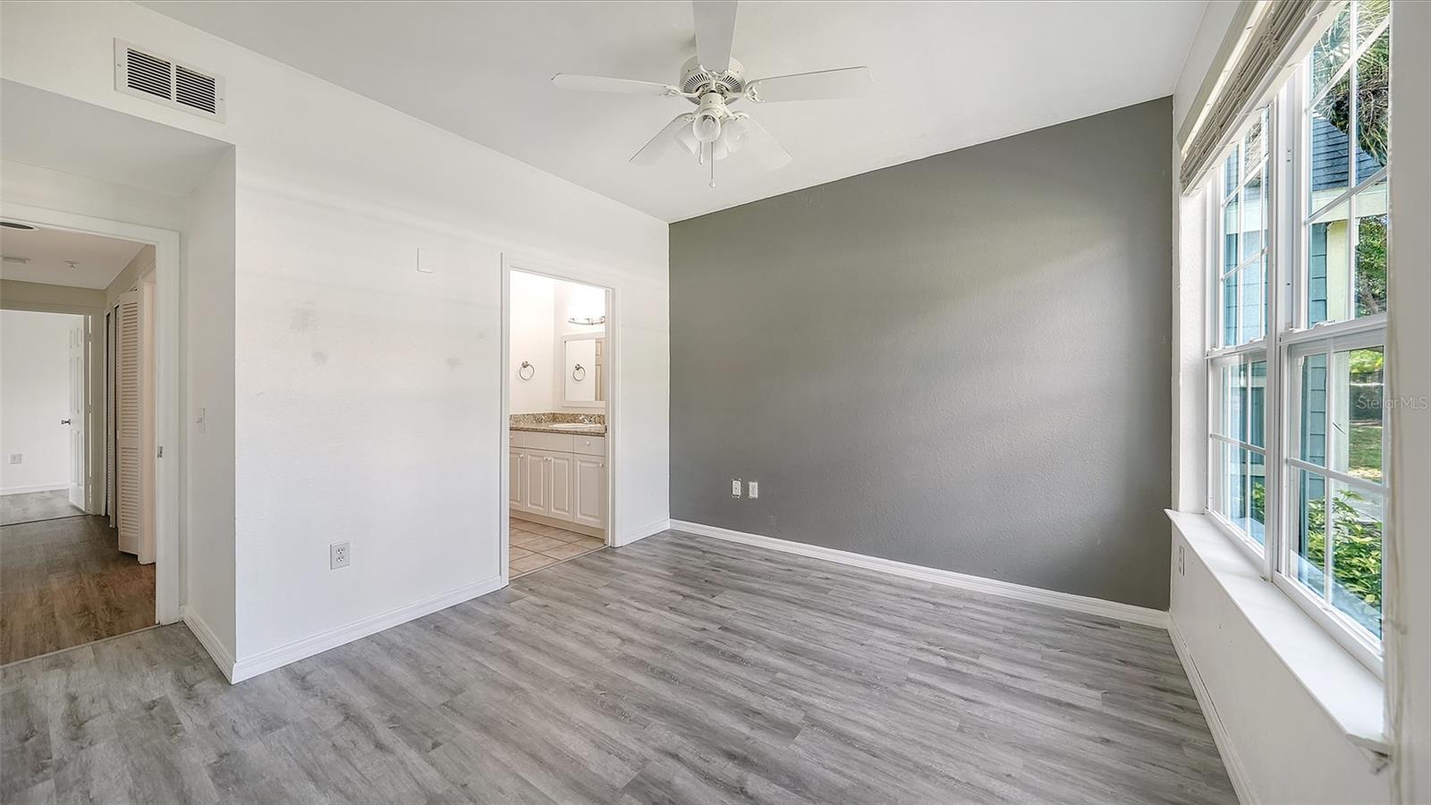 Image 20 of 45 For 5501 Rosehill Road 105