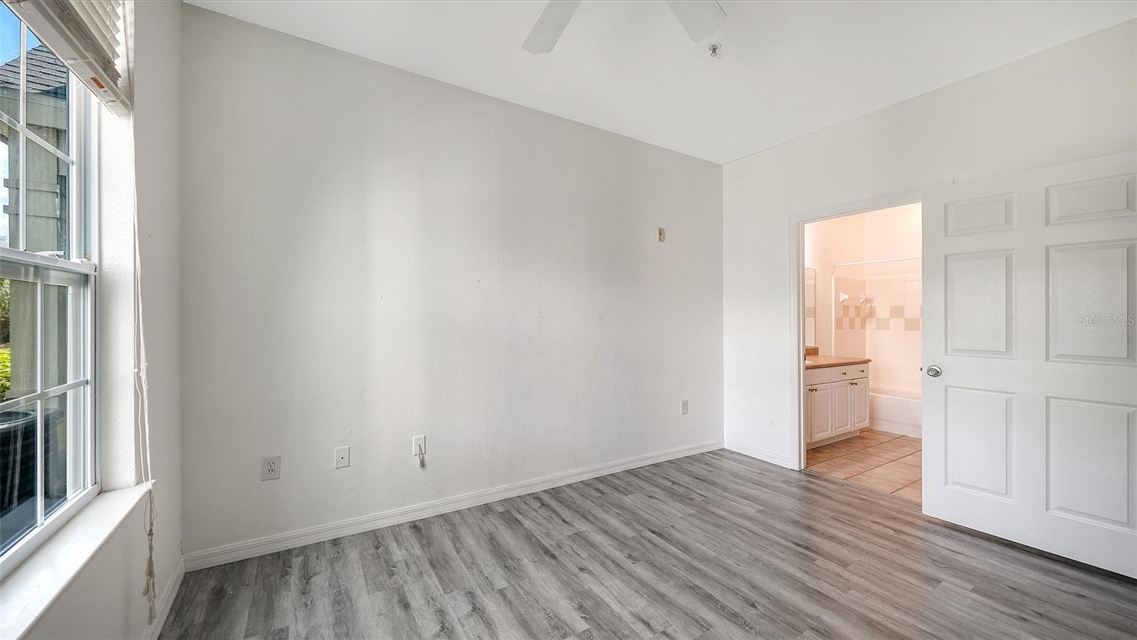 Image 30 of 45 For 5501 Rosehill Road 105