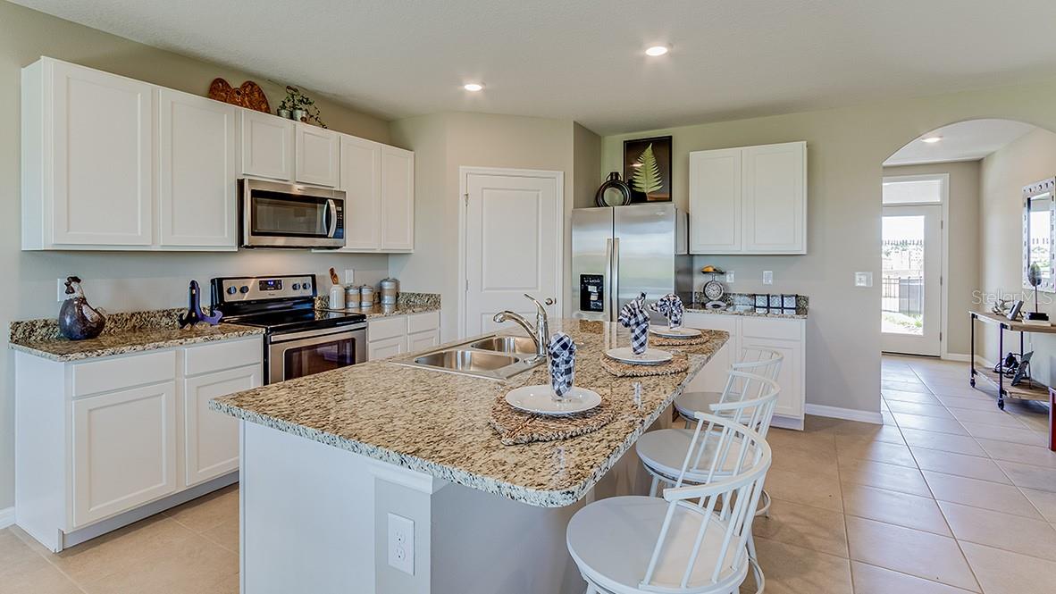 Image 4 of 29 For 5810 Silver Moonlight Drive