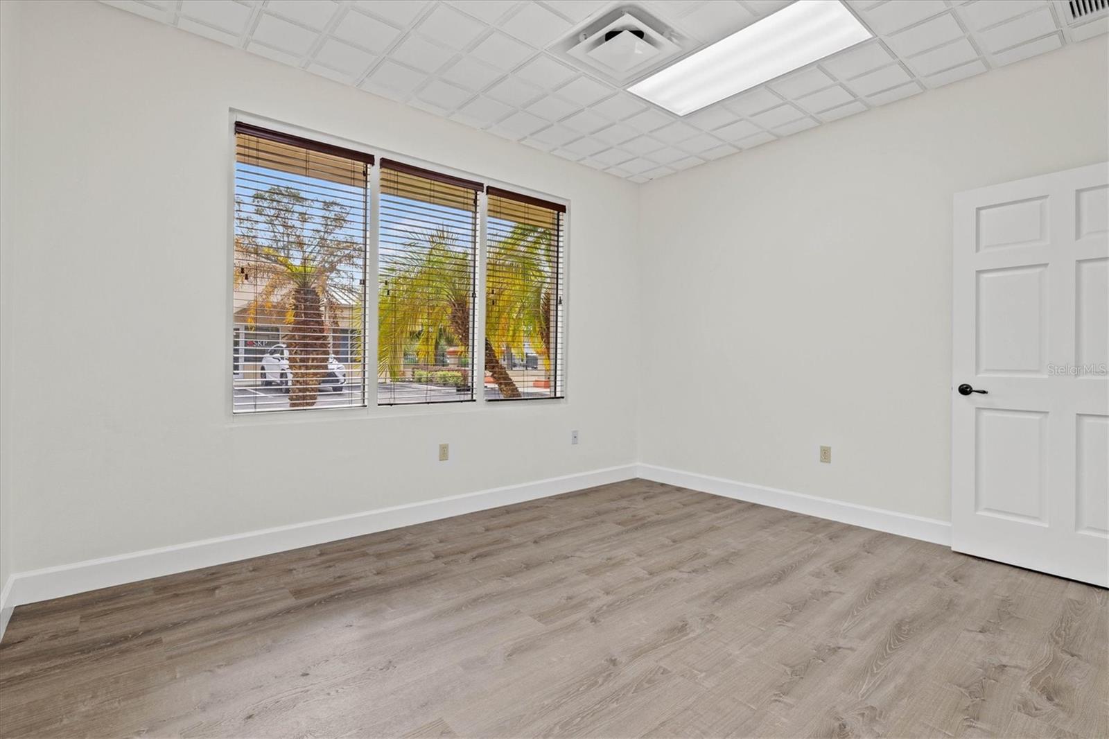 Image 12 of 39 For 234 Rhodes Avenue 105