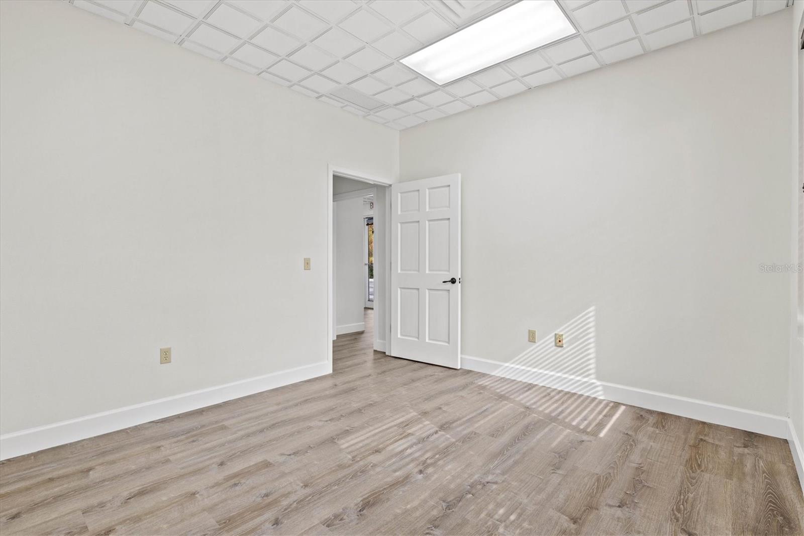 Image 13 of 39 For 234 Rhodes Avenue 105
