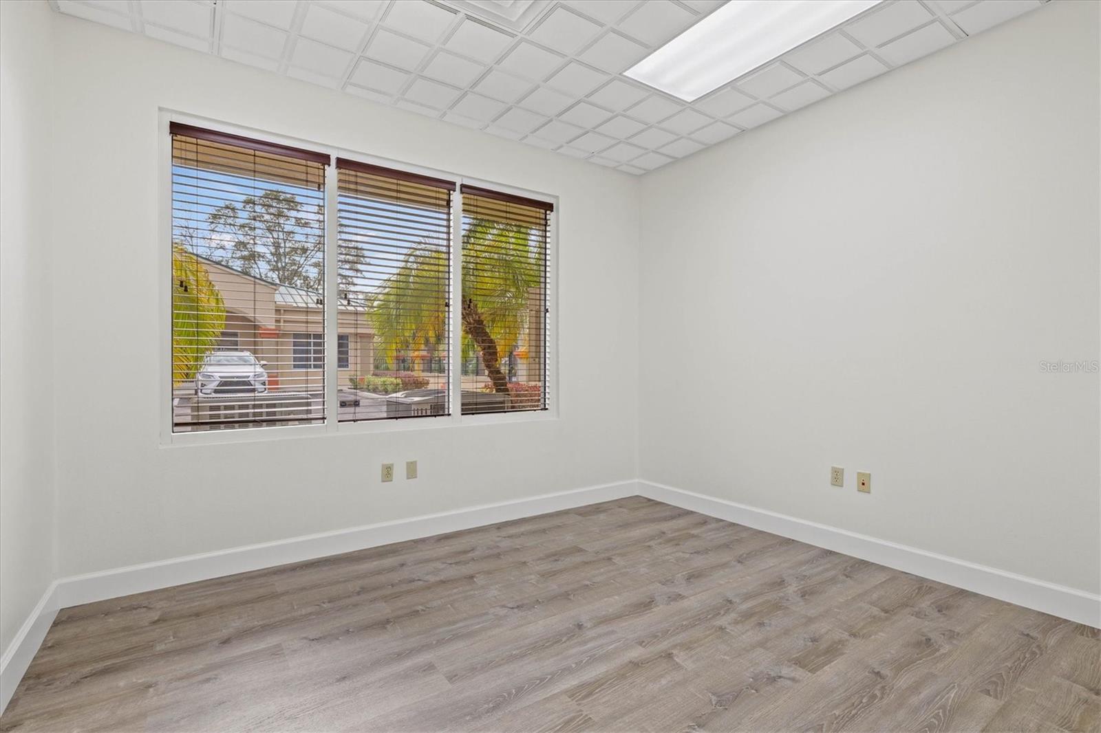 Image 14 of 39 For 234 Rhodes Avenue 105