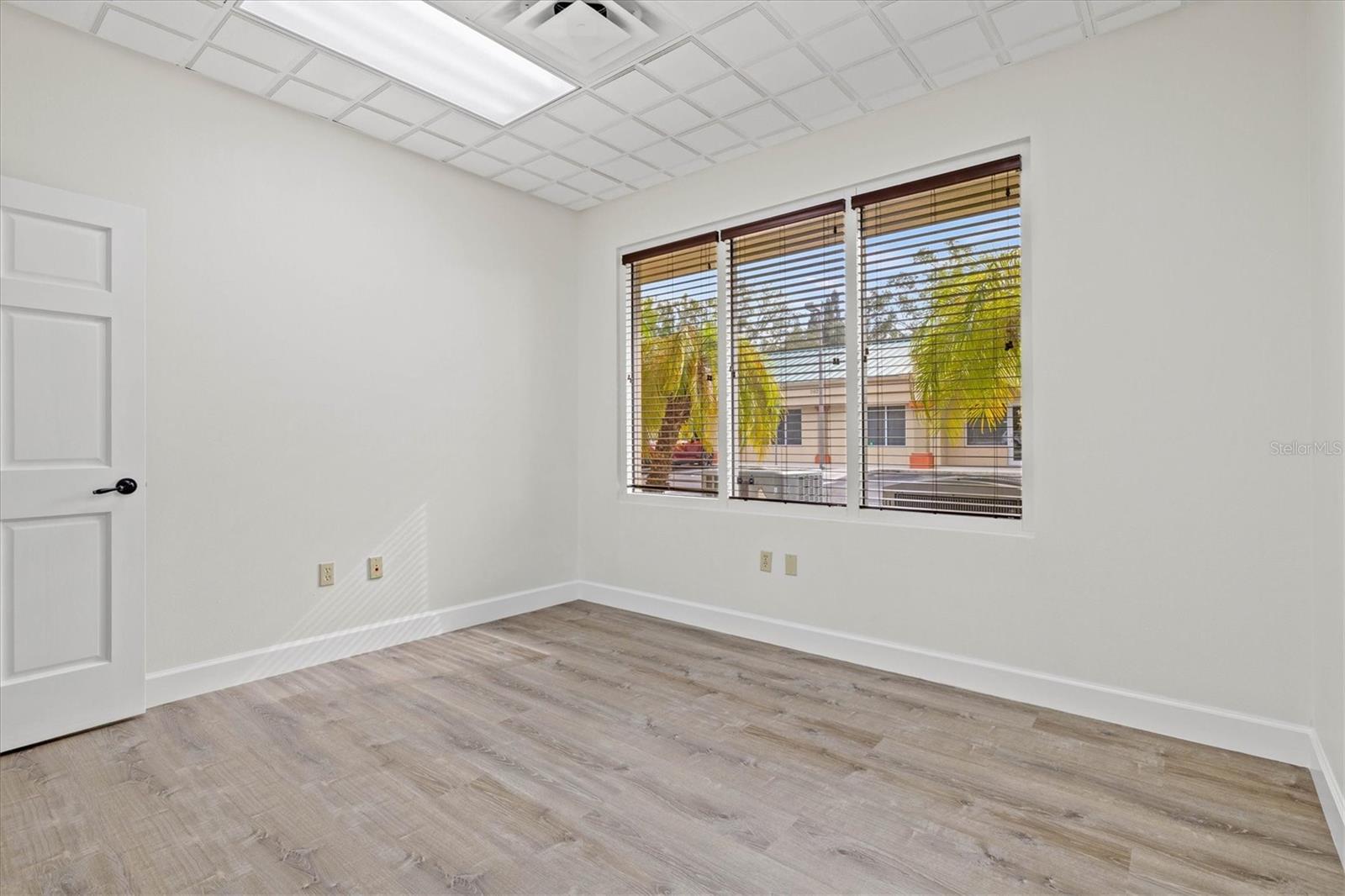 Image 15 of 39 For 234 Rhodes Avenue 105