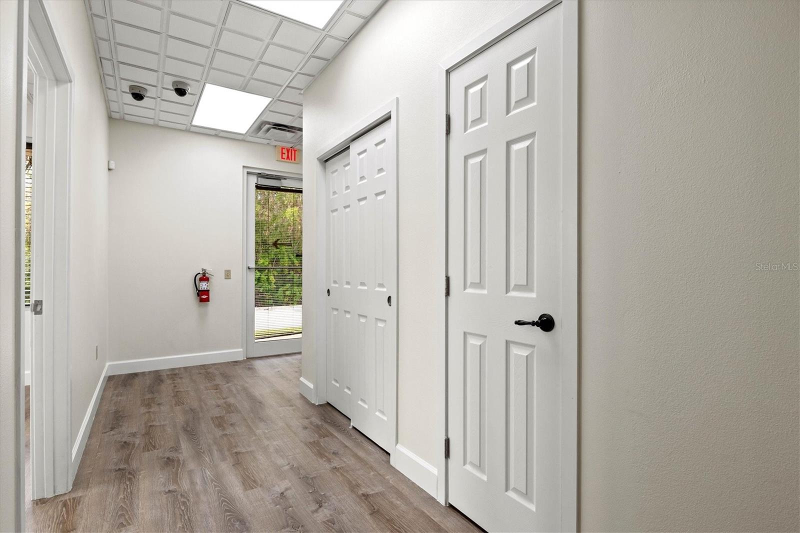 Image 16 of 39 For 234 Rhodes Avenue 105