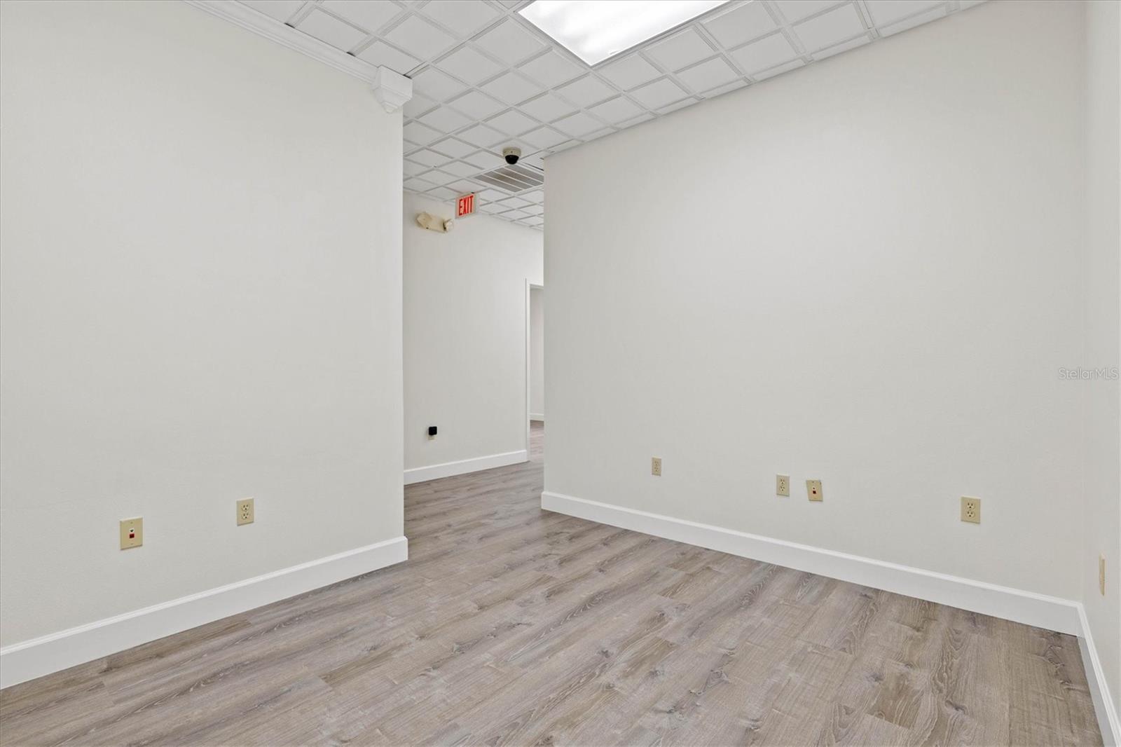 Image 4 of 39 For 234 Rhodes Avenue 105