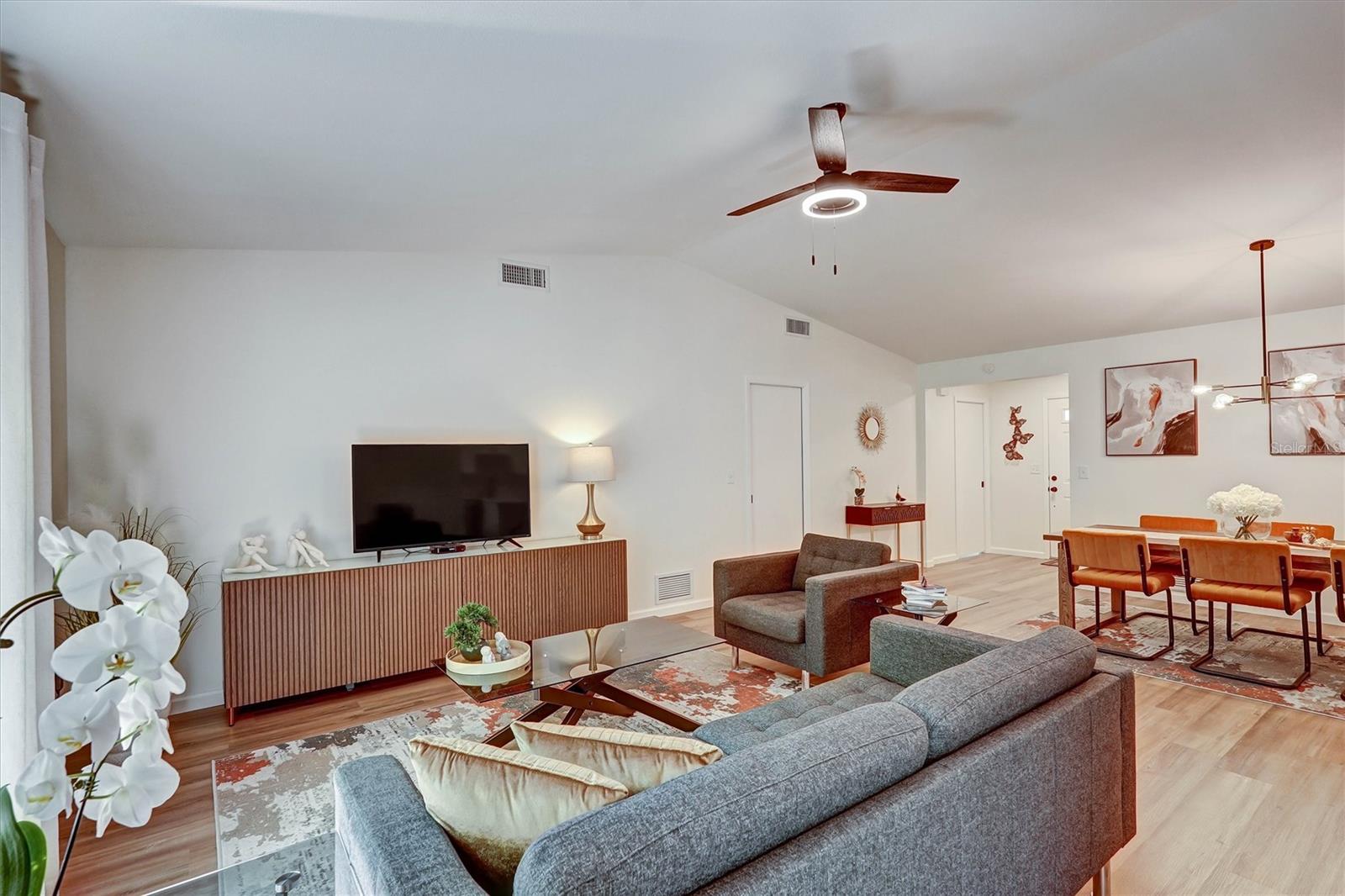 Image 11 of 18 For 3925 Oakhurst Boulevard
