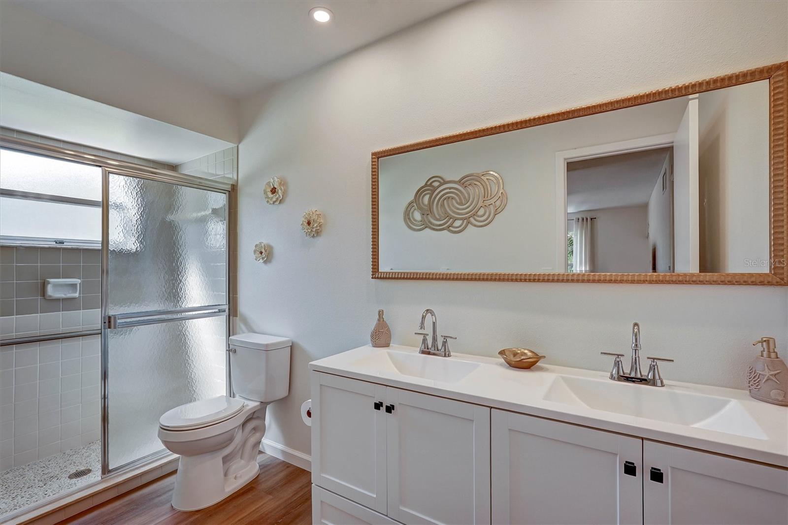 Image 13 of 18 For 3925 Oakhurst Boulevard