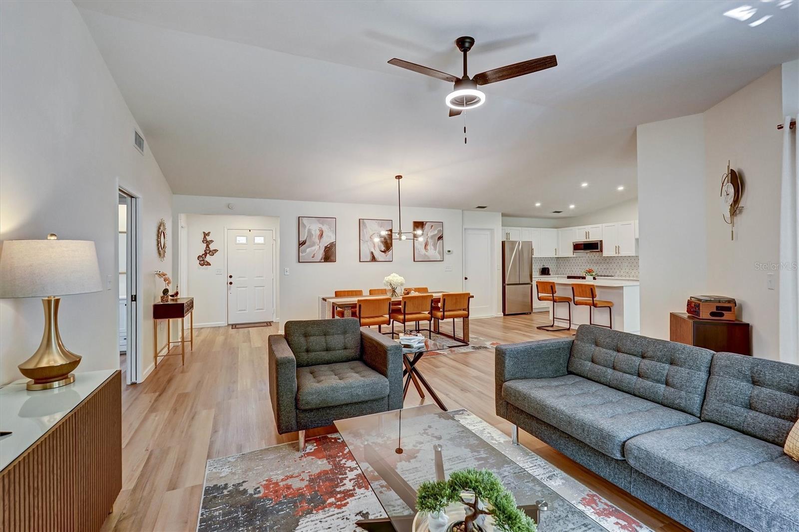 Image 4 of 18 For 3925 Oakhurst Boulevard
