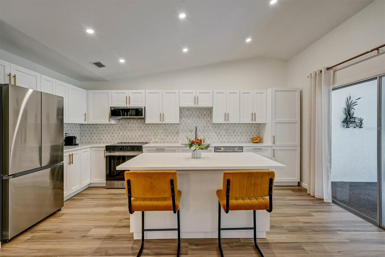 Image 7 of 18 For 3925 Oakhurst Boulevard