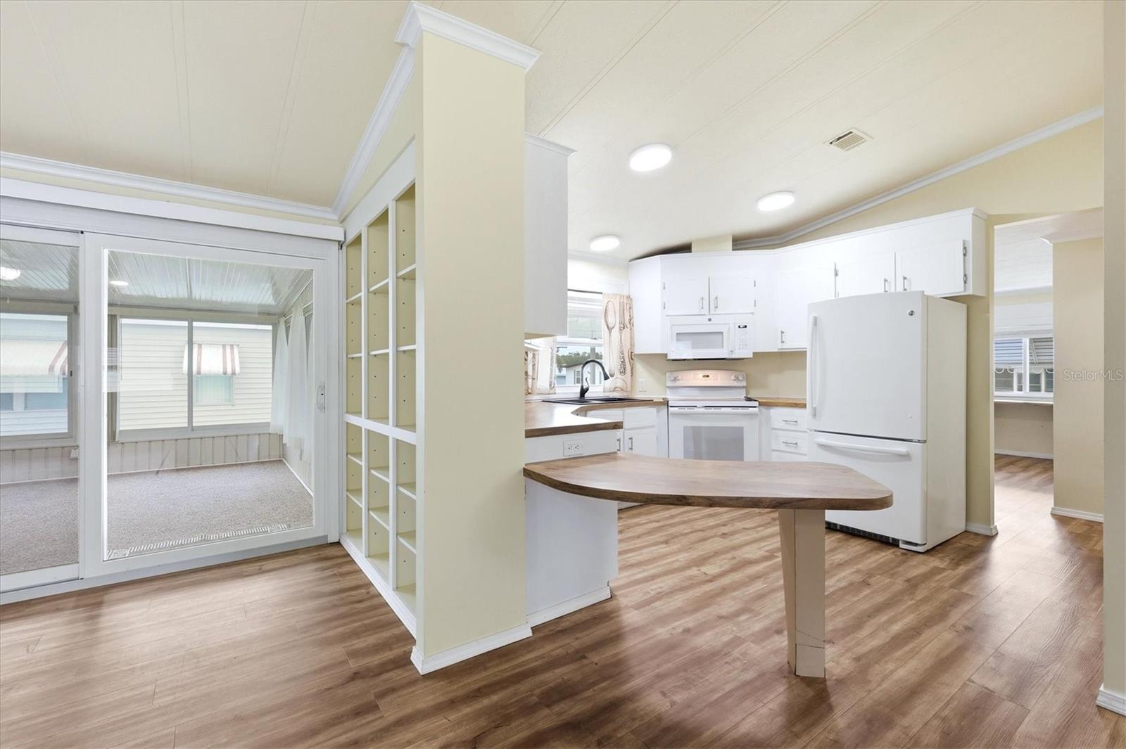 Image 12 of 47 For 4308 13th Street E
