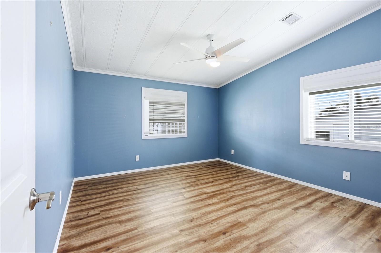 Image 15 of 47 For 4308 13th Street E