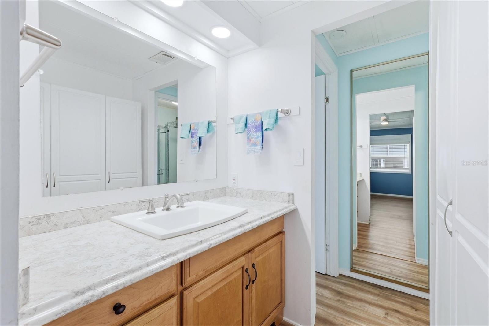 Image 17 of 47 For 4308 13th Street E