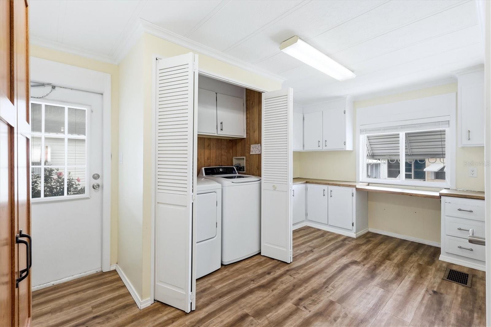 Image 21 of 47 For 4308 13th Street E