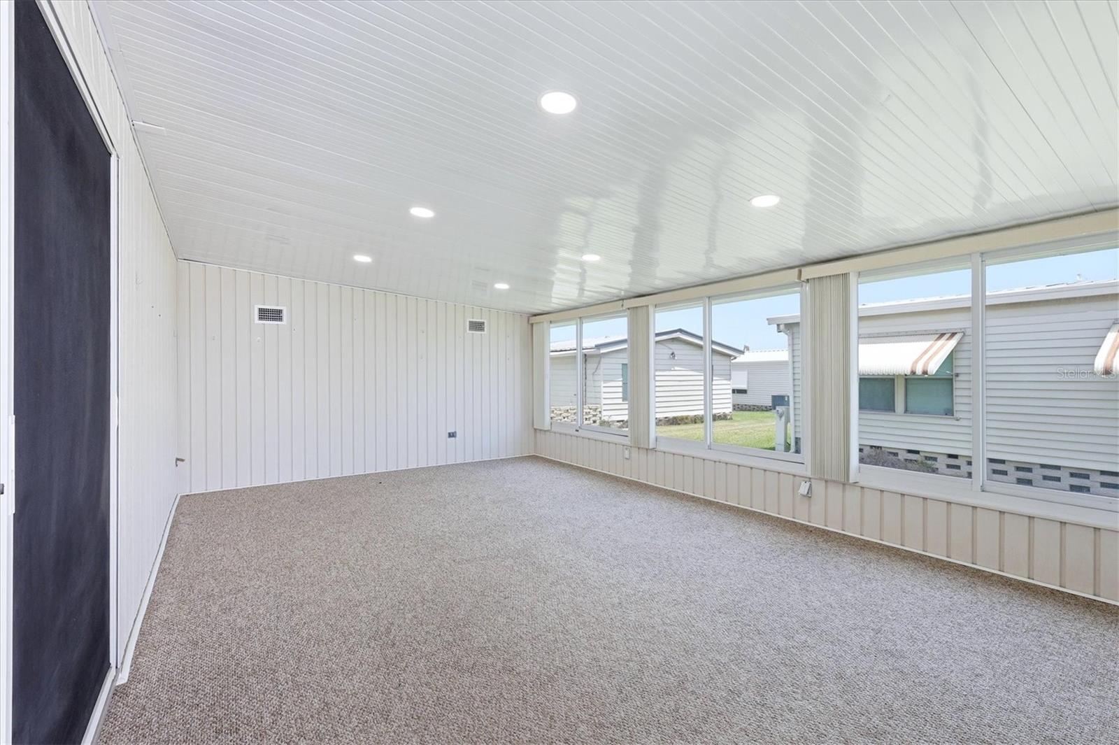 Image 23 of 47 For 4308 13th Street E