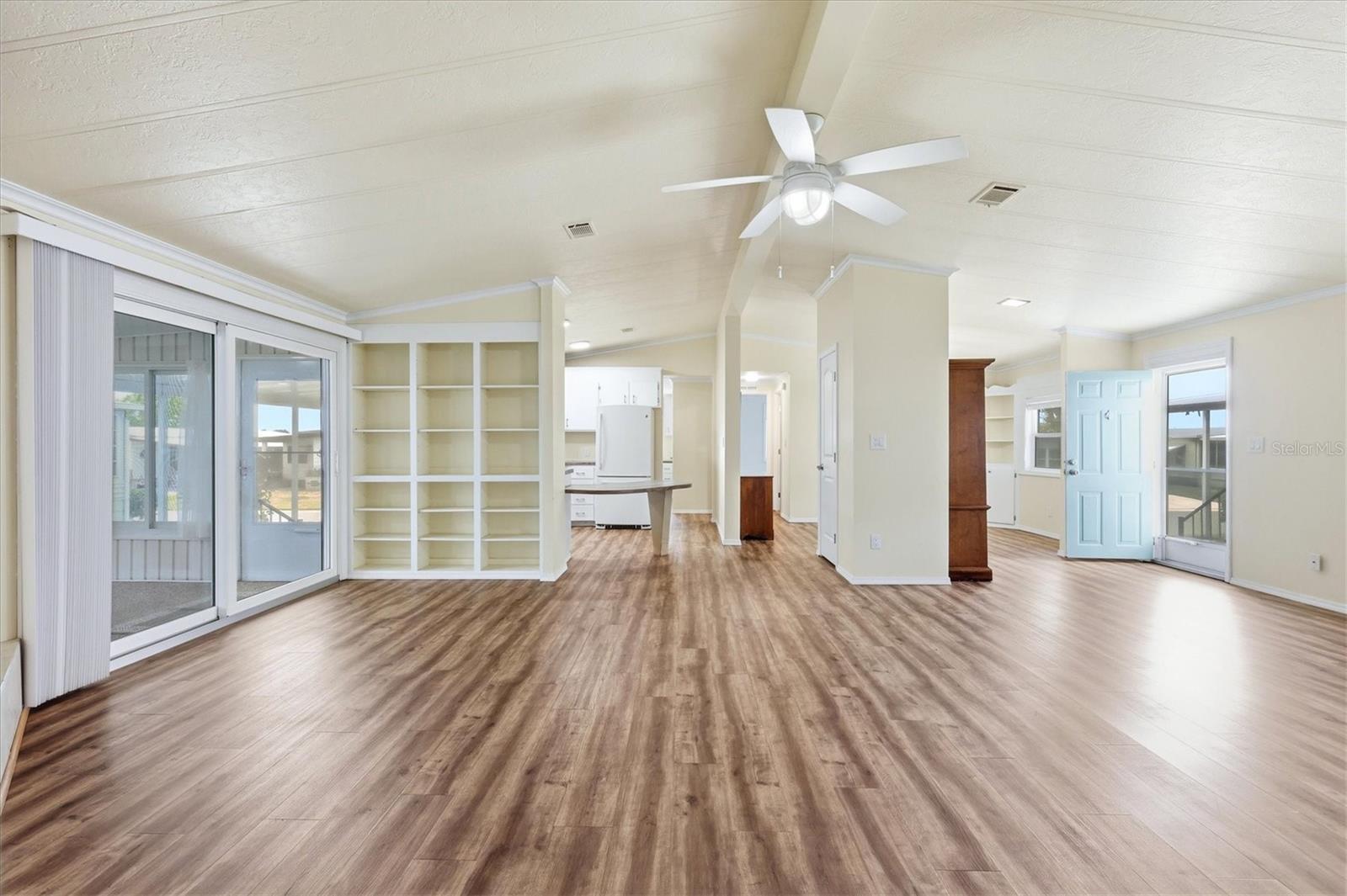 Image 8 of 47 For 4308 13th Street E