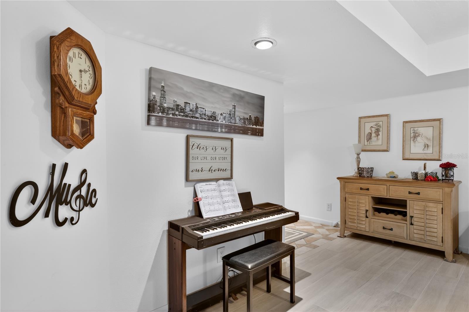 Image 11 of 57 For 25188 Marion Avenue E208
