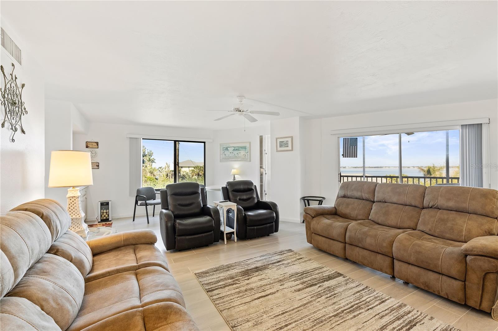 Image 16 of 57 For 25188 Marion Avenue E208