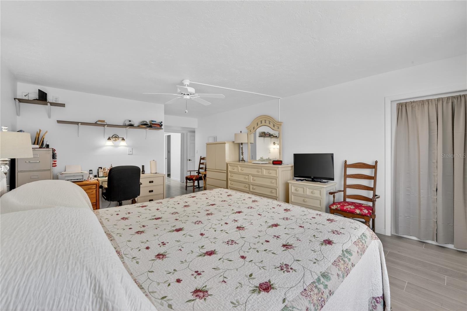 Image 36 of 57 For 25188 Marion Avenue E208