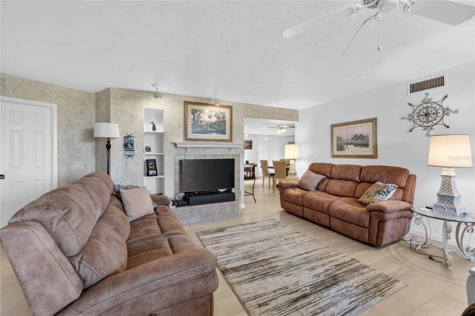 Image 4 of 57 For 25188 Marion Avenue E208