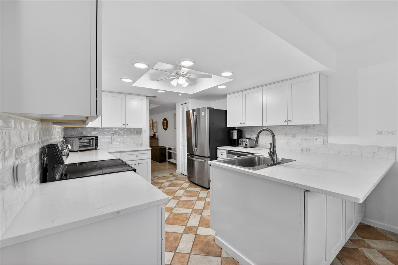Image 5 of 57 For 25188 Marion Avenue E208