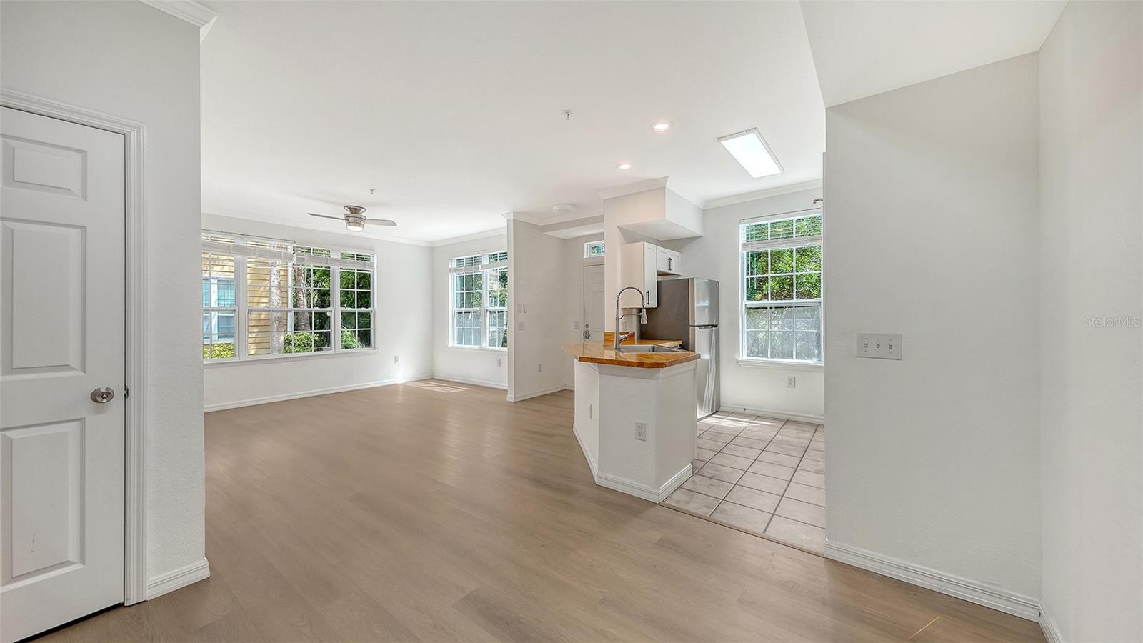 Image 10 of 53 For 5561 Rosehill Road 104