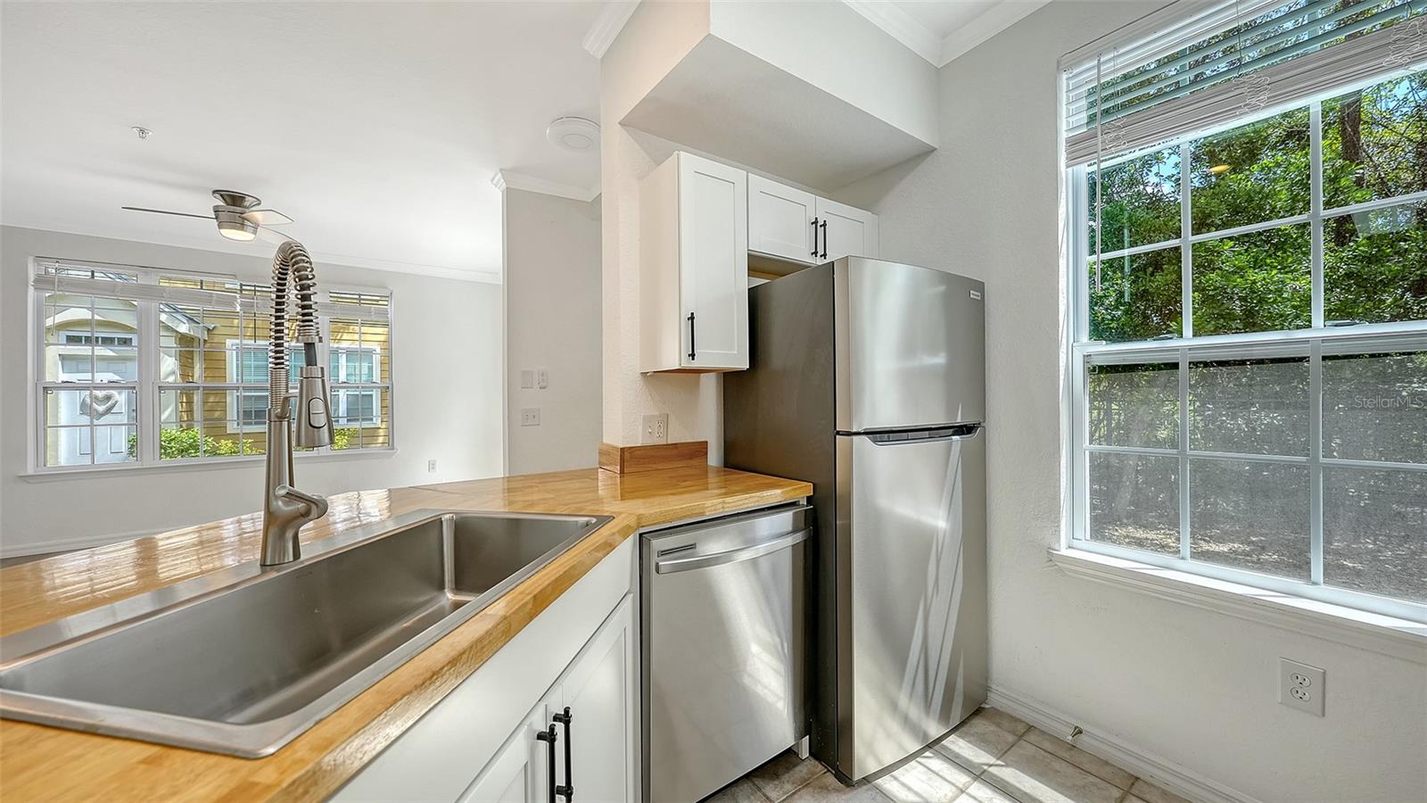 Image 16 of 53 For 5561 Rosehill Road 104