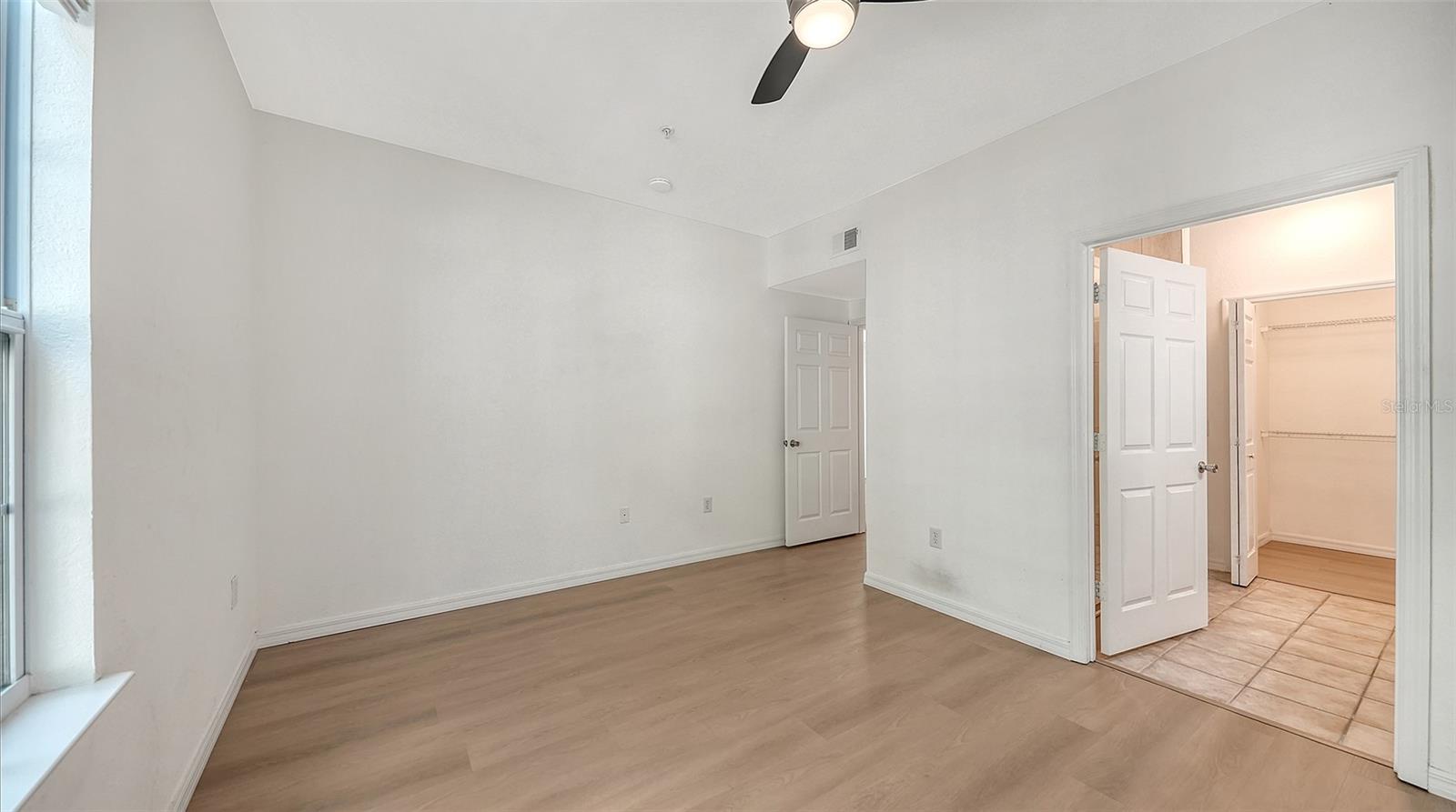 Image 21 of 53 For 5561 Rosehill Road 104